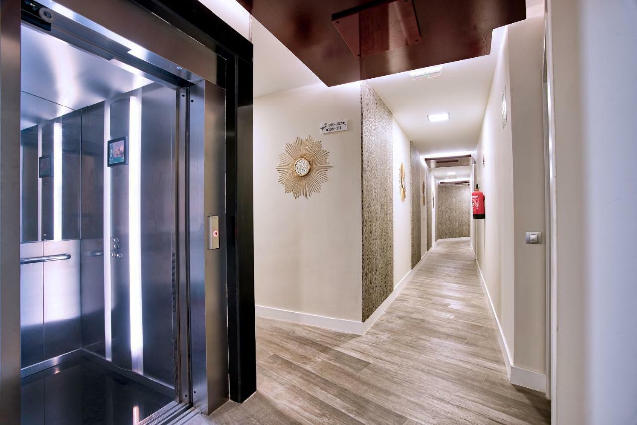 Apartamentos Cava Baja มาดริด ภายนอก รูปภาพ