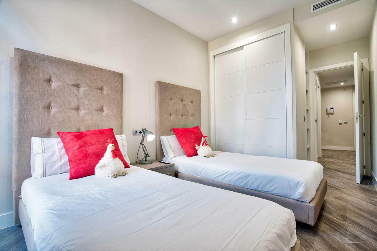 Apartamentos Cava Baja มาดริด ภายนอก รูปภาพ